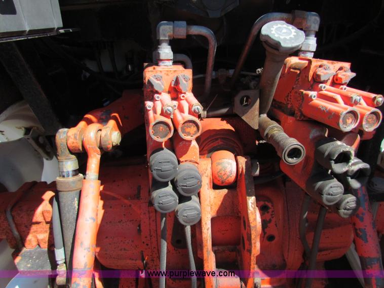 image for item G4780 2000 New Holland TS100 tractor