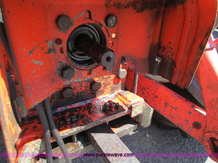 image for item G4780 2000 New Holland TS100 tractor