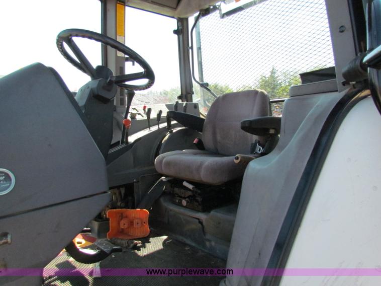 image for item G4781 1996 New Holland 6640SL tractor