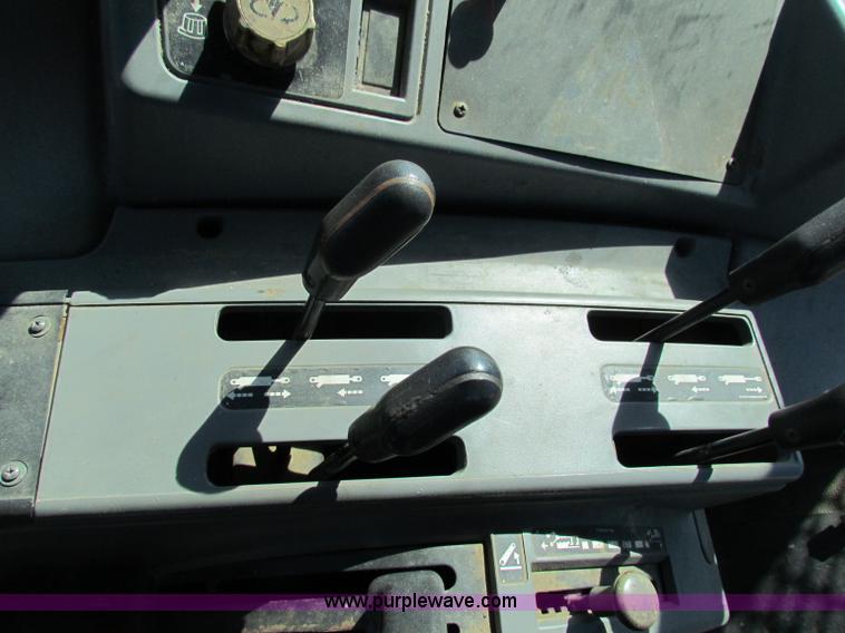 image for item G4781 1996 New Holland 6640SL tractor