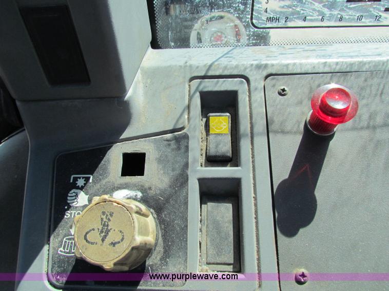 image for item G4781 1996 New Holland 6640SL tractor