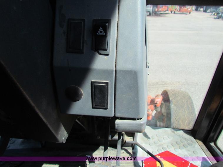 image for item G4781 1996 New Holland 6640SL tractor