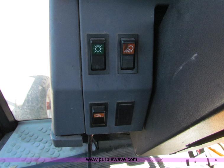 image for item G4781 1996 New Holland 6640SL tractor