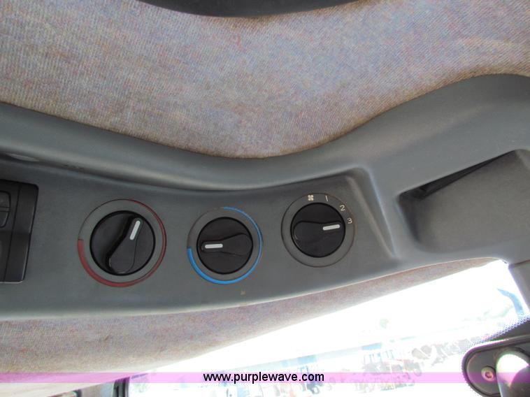 image for item G4784 2002 New Holland TS100 tractor