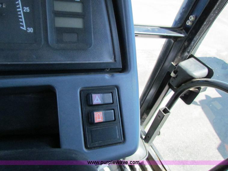 image for item G4784 2002 New Holland TS100 tractor