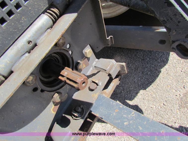 image for item G4784 2002 New Holland TS100 tractor