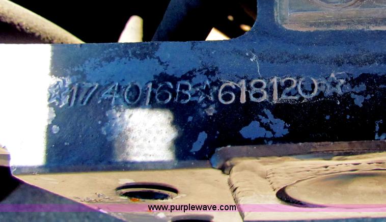 image for item G4784 2002 New Holland TS100 tractor