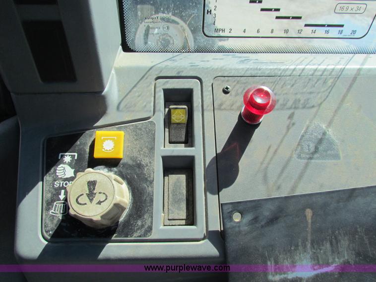 image for item G4785 1996 New Holland 6640SL tractor