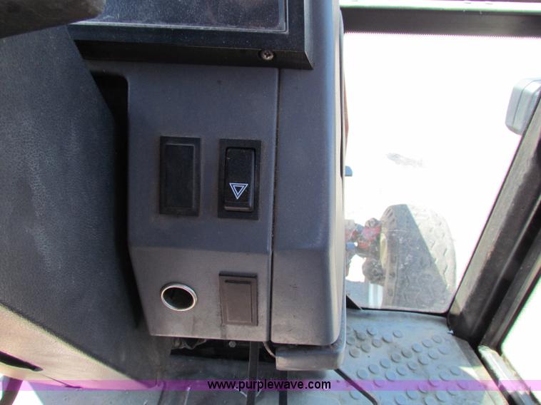 image for item G4786 1998 New Holland 6640SL tractor