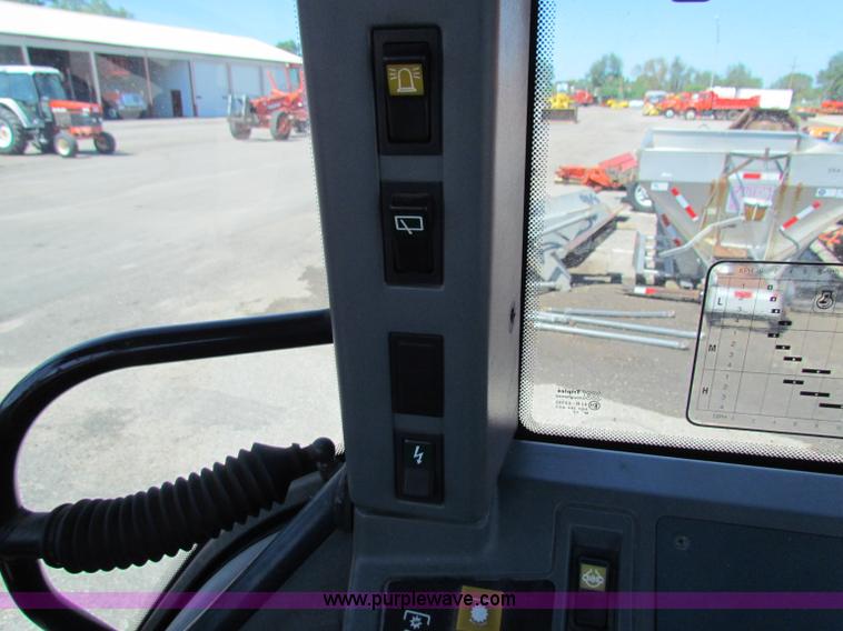 image for item G4786 1998 New Holland 6640SL tractor