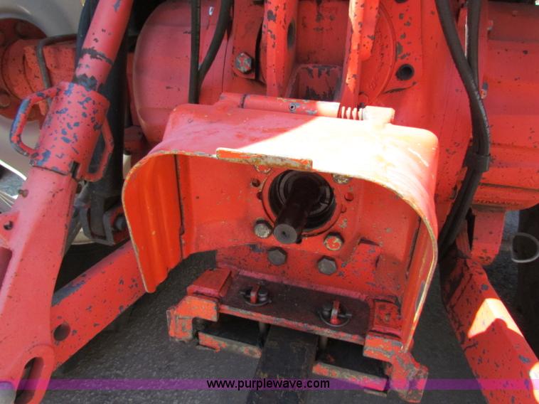 image for item G4787 1999 New Holland TS100 tractor