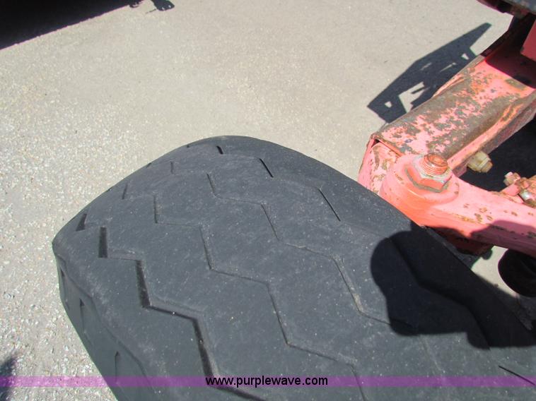 image for item G4787 1999 New Holland TS100 tractor