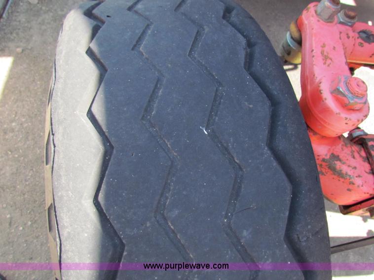 image for item G4787 1999 New Holland TS100 tractor