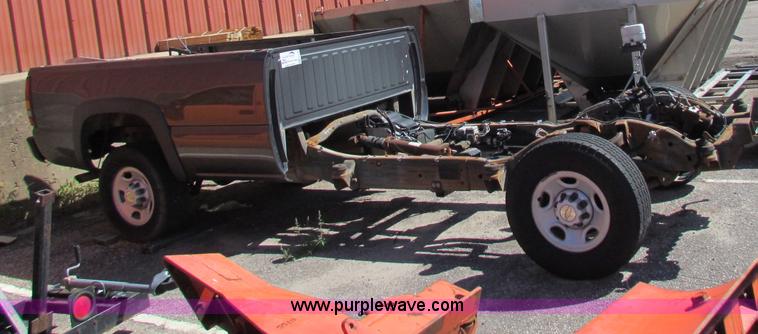 image for item G4789 2002 Chevrolet 2500 HD chassis