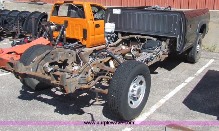image for item G4789 2002 Chevrolet 2500 HD chassis