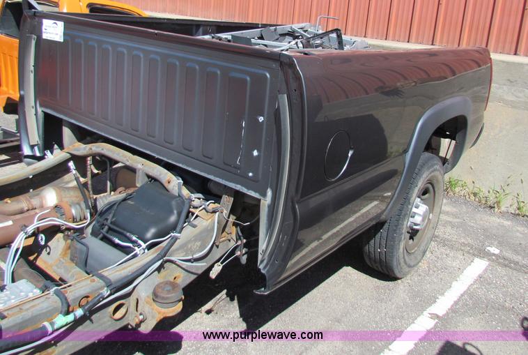 image for item G4789 2002 Chevrolet 2500 HD chassis