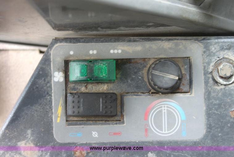 image for item G4790 1997 Galion 830B motor grader