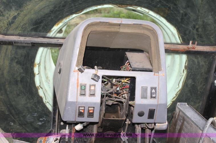 image for item G4792 1998 New Holland 6640SL tractor