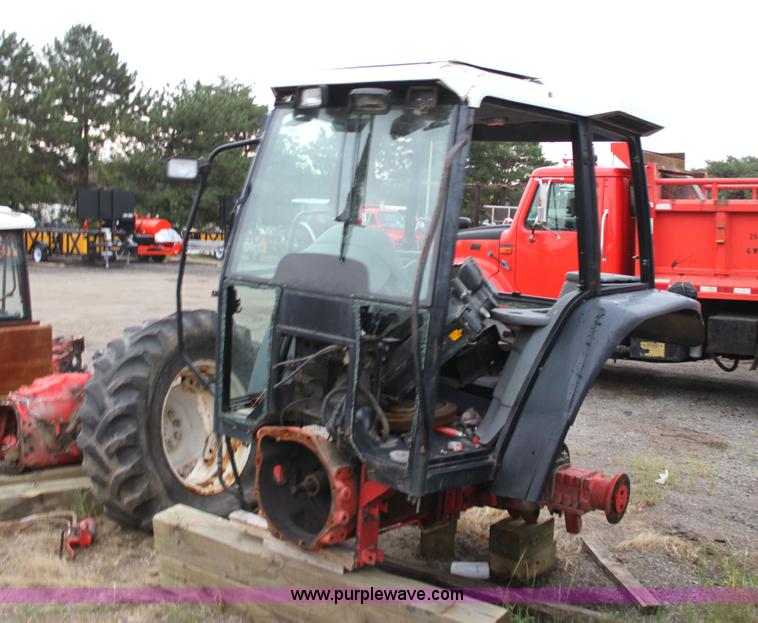 image for item G4793 1999 New Holland TS100 tractor