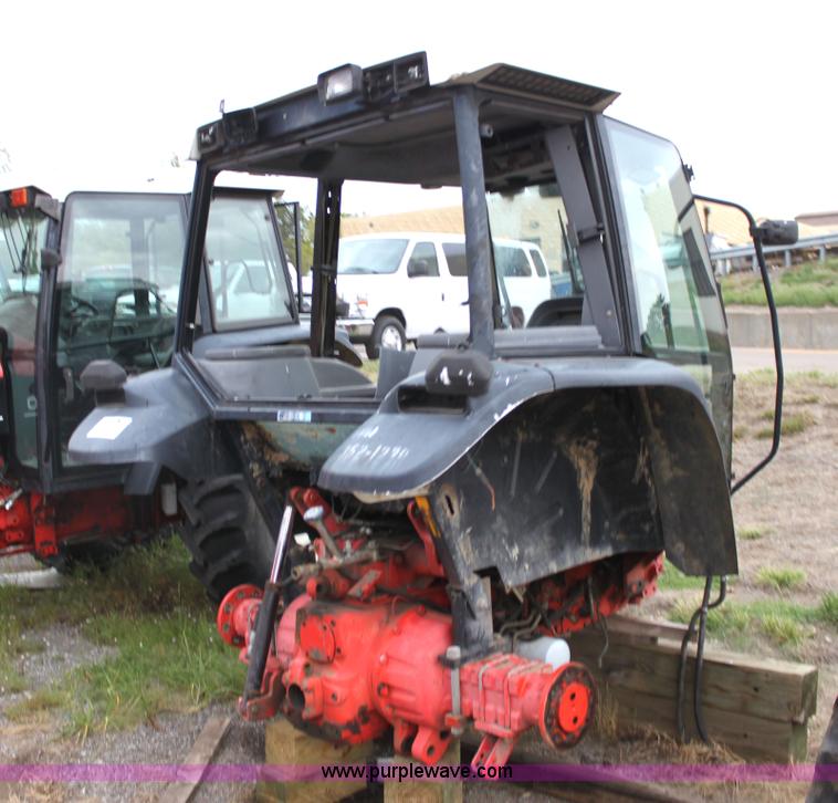 image for item G4793 1999 New Holland TS100 tractor