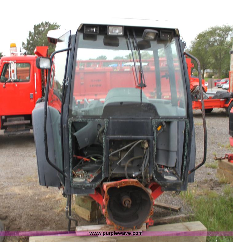 image for item G4793 1999 New Holland TS100 tractor