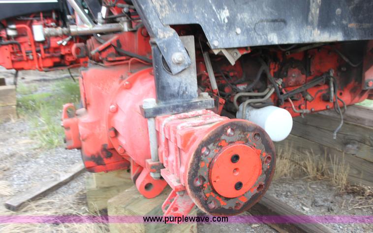 image for item G4793 1999 New Holland TS100 tractor