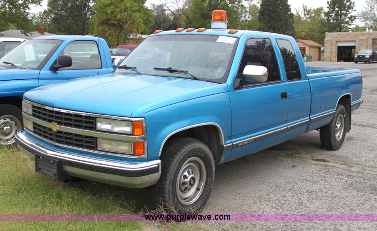 image for item G4794 1992 Chevrolet C3500 pickup truck