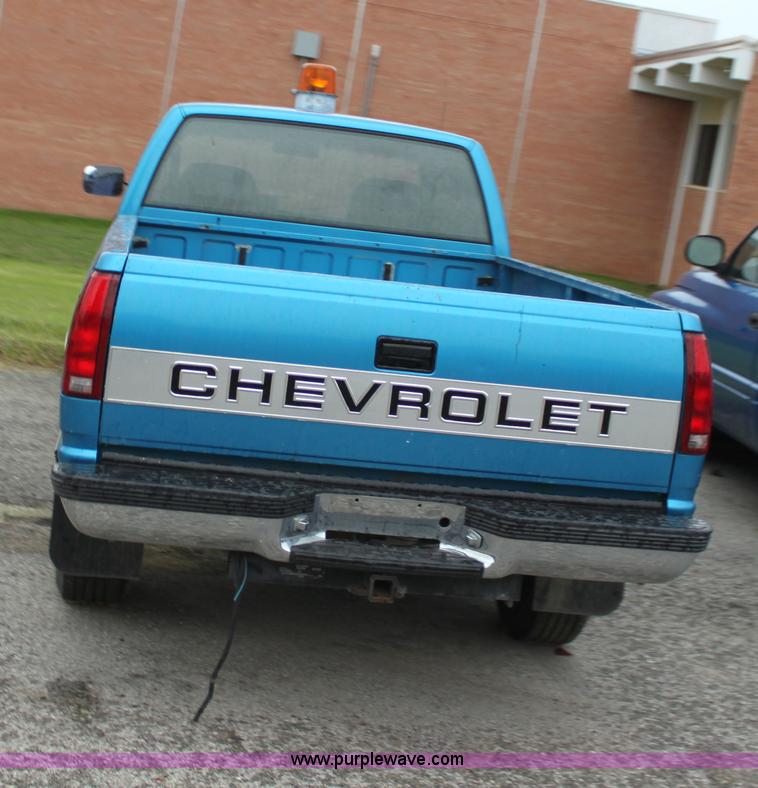 image for item G4794 1992 Chevrolet C3500 pickup truck