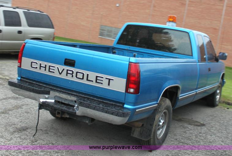 image for item G4794 1992 Chevrolet C3500 pickup truck