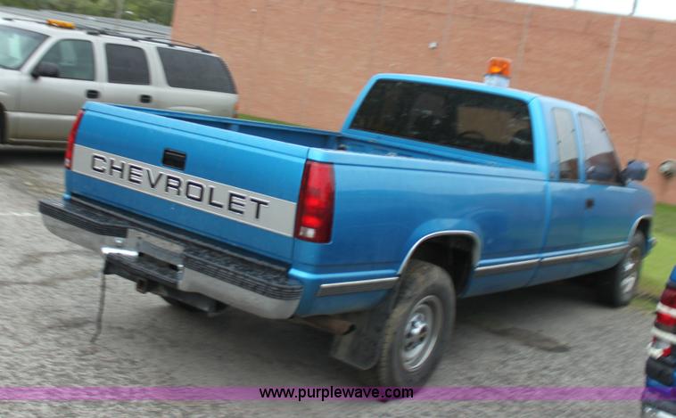 image for item G4794 1992 Chevrolet C3500 pickup truck