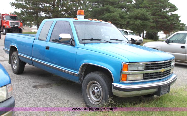 image for item G4794 1992 Chevrolet C3500 pickup truck