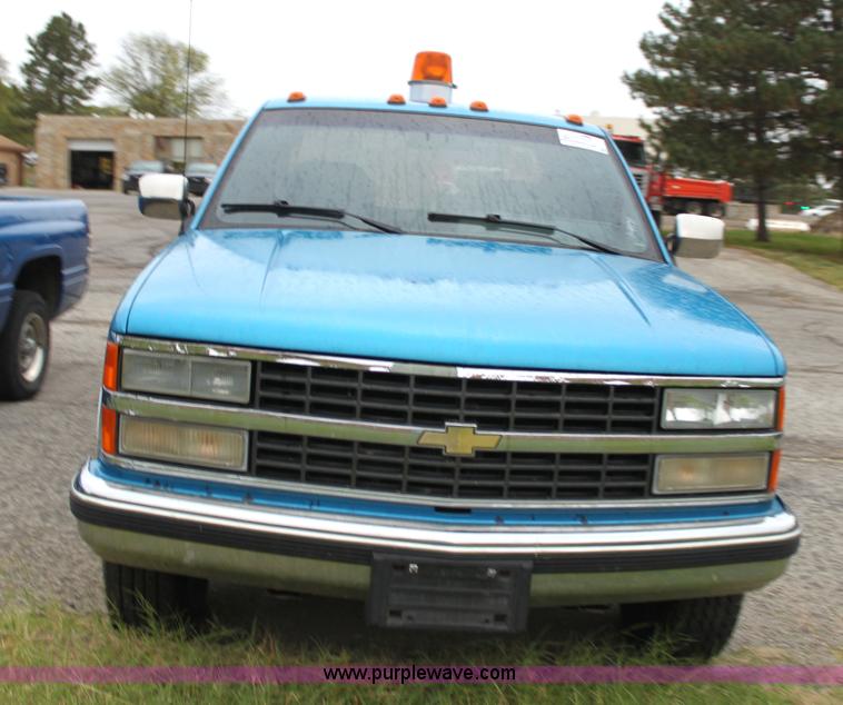 image for item G4794 1992 Chevrolet C3500 pickup truck