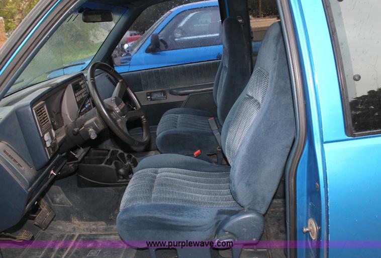image for item G4794 1992 Chevrolet C3500 pickup truck