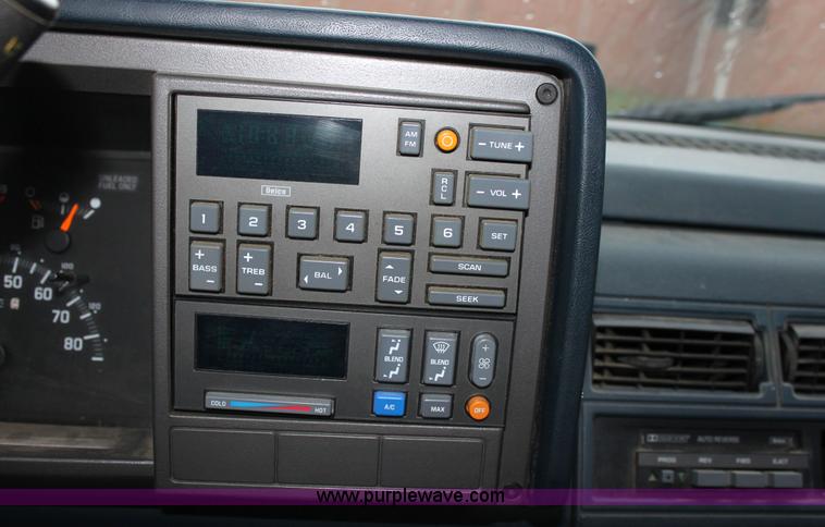 image for item G4794 1992 Chevrolet C3500 pickup truck