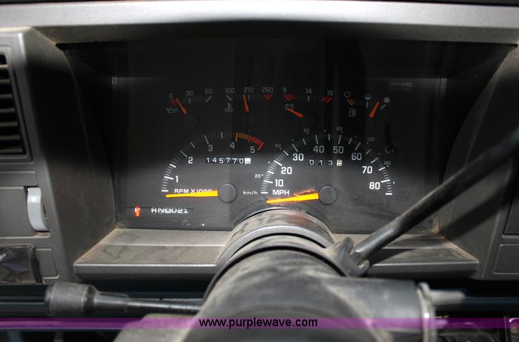 image for item G4794 1992 Chevrolet C3500 pickup truck