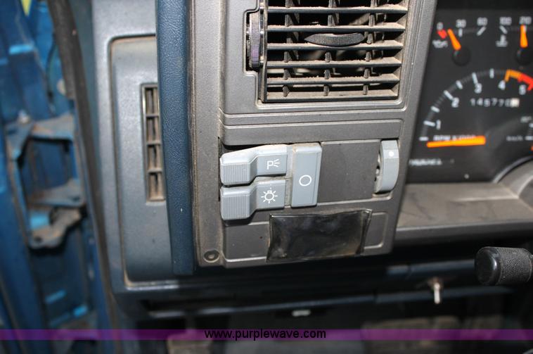 image for item G4794 1992 Chevrolet C3500 pickup truck