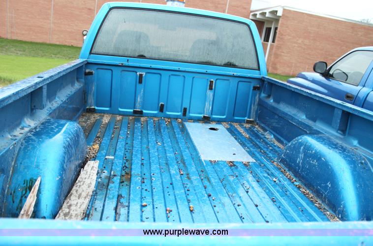 image for item G4794 1992 Chevrolet C3500 pickup truck