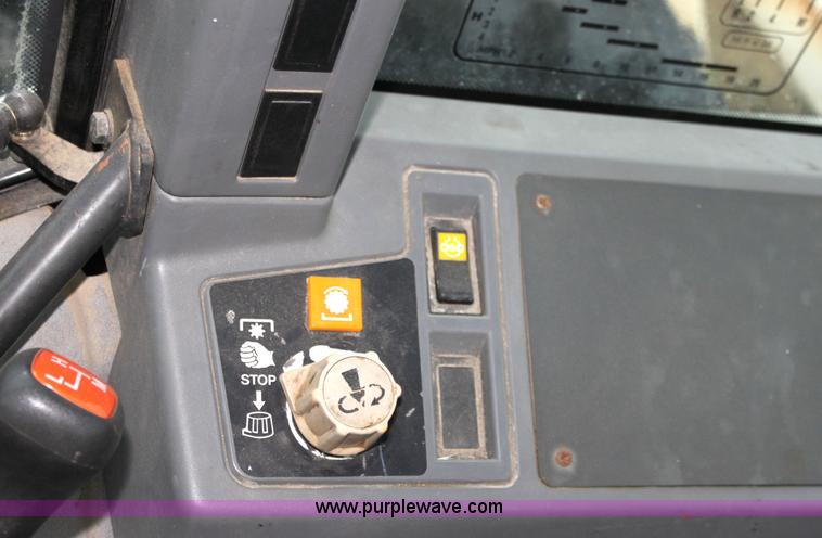 image for item G4795 1996 New Holland 6640SL tractor