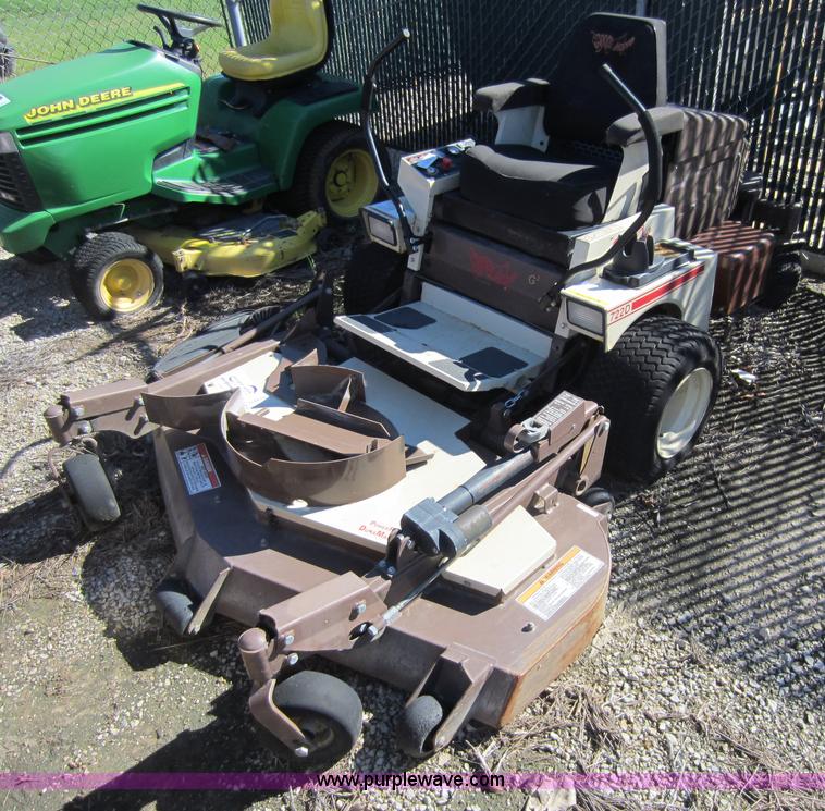 image for item G4822 2004 Grasshopper 722-D2 lawn mower