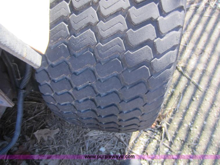 image for item G4822 2004 Grasshopper 722-D2 lawn mower