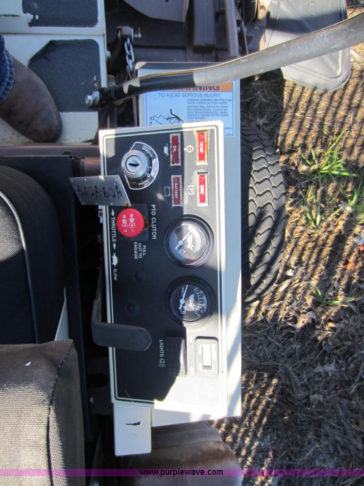 image for item G4822 2004 Grasshopper 722-D2 lawn mower