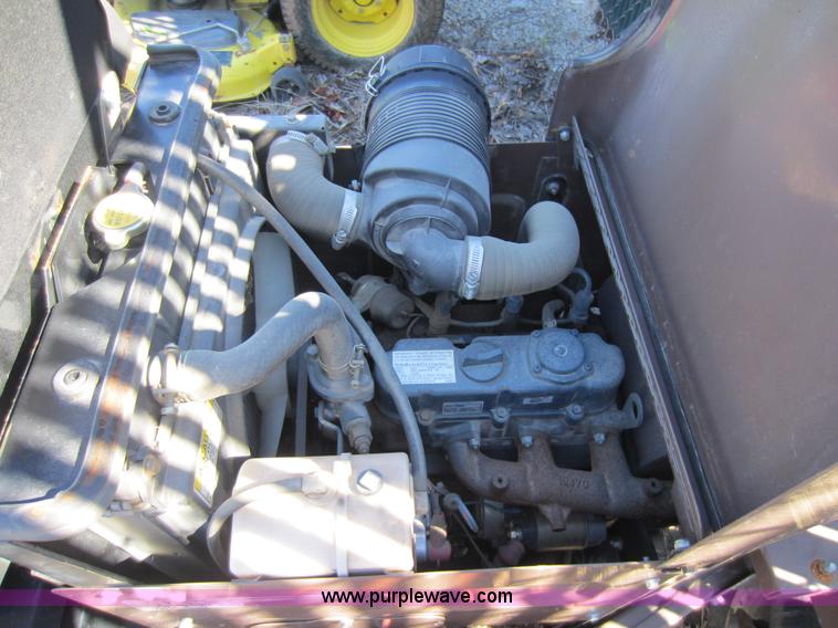 image for item G4822 2004 Grasshopper 722-D2 lawn mower