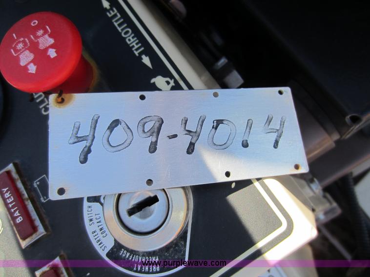 image for item G4822 2004 Grasshopper 722-D2 lawn mower