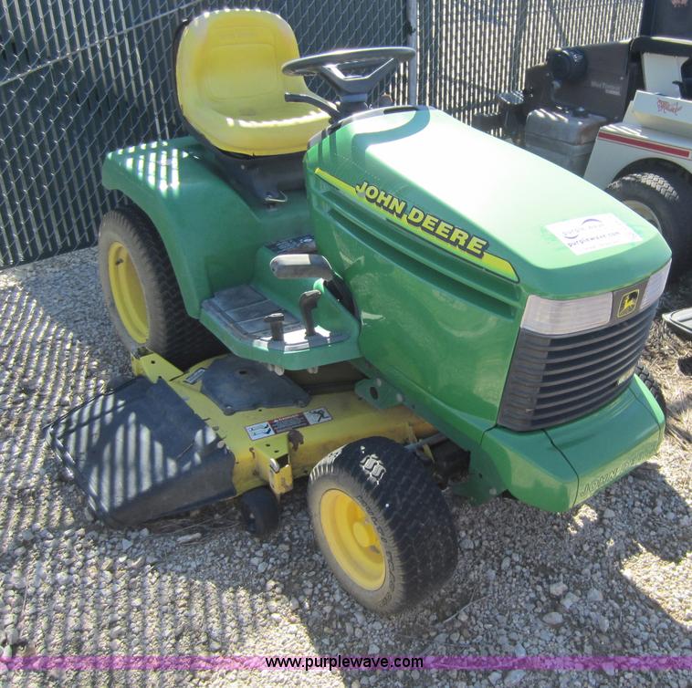 image for item G4823 2001 John Deere 325 lawn mower