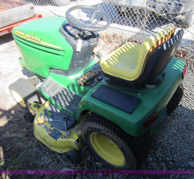 image for item G4823 2001 John Deere 325 lawn mower