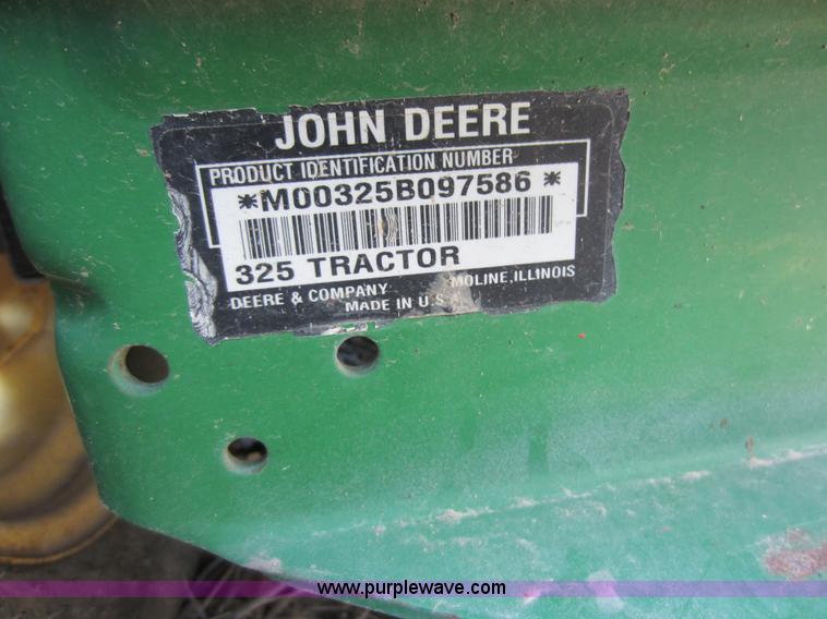 image for item G4823 2001 John Deere 325 lawn mower