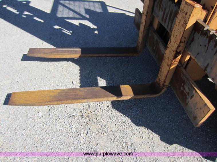 image for item G4824 1995 Case 586E forklift