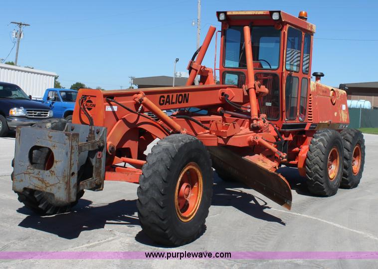 image for item G4826 1995 Galion 830 motor grader
