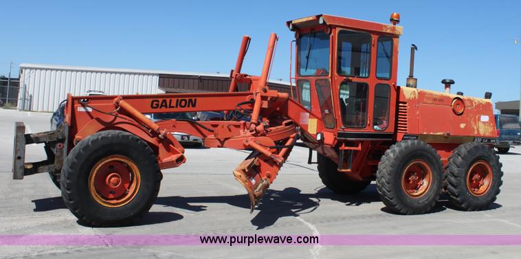 image for item G4826 1995 Galion 830 motor grader