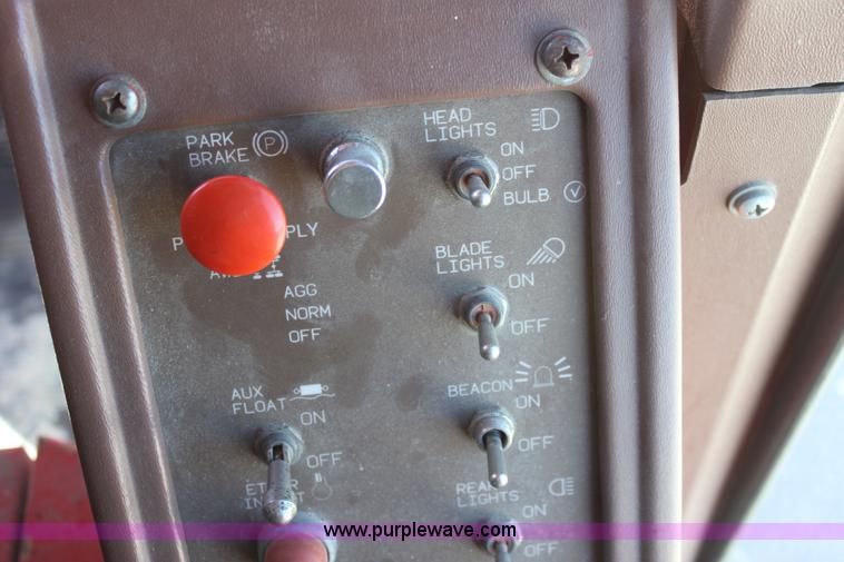 image for item G4826 1995 Galion 830 motor grader